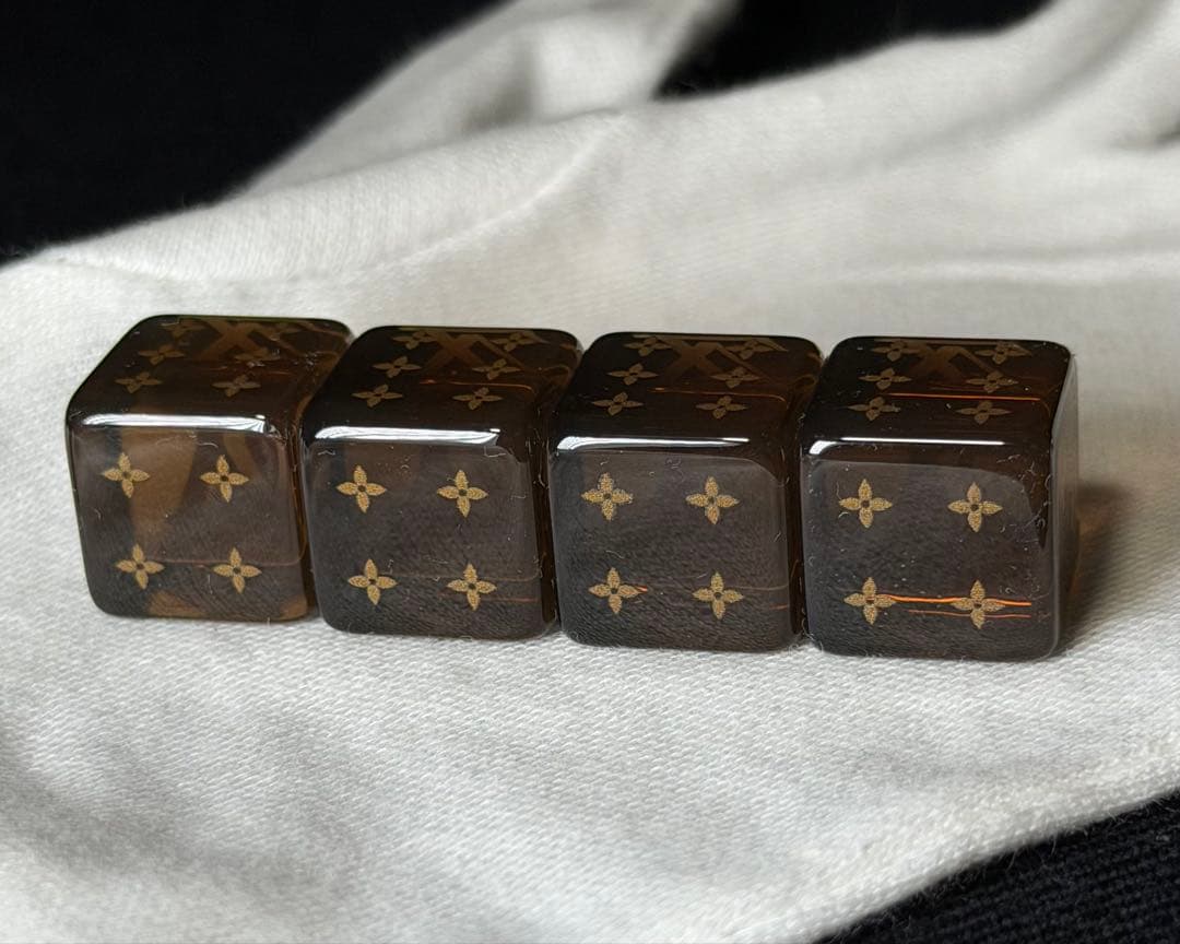 Louis Vuitton ✗ SUPREME コラボ ダイス キーホルダー