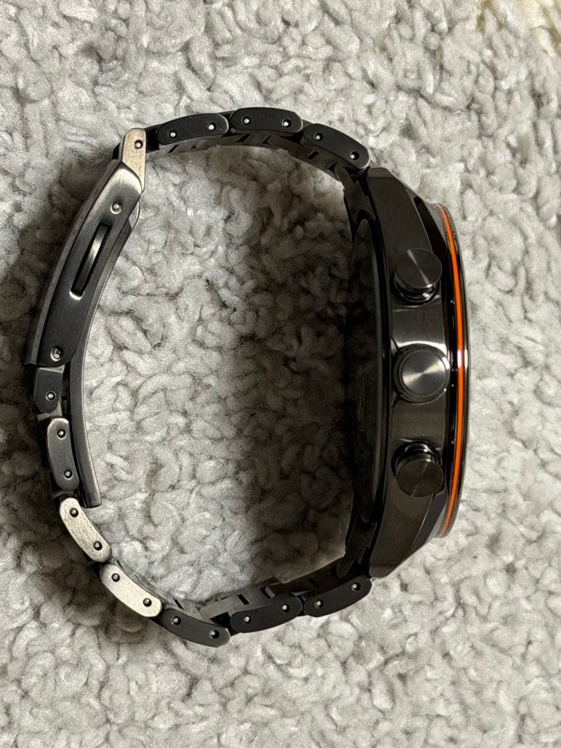 シチズン ATTESA ブラックチタン AT8185-62E ソーラー電波