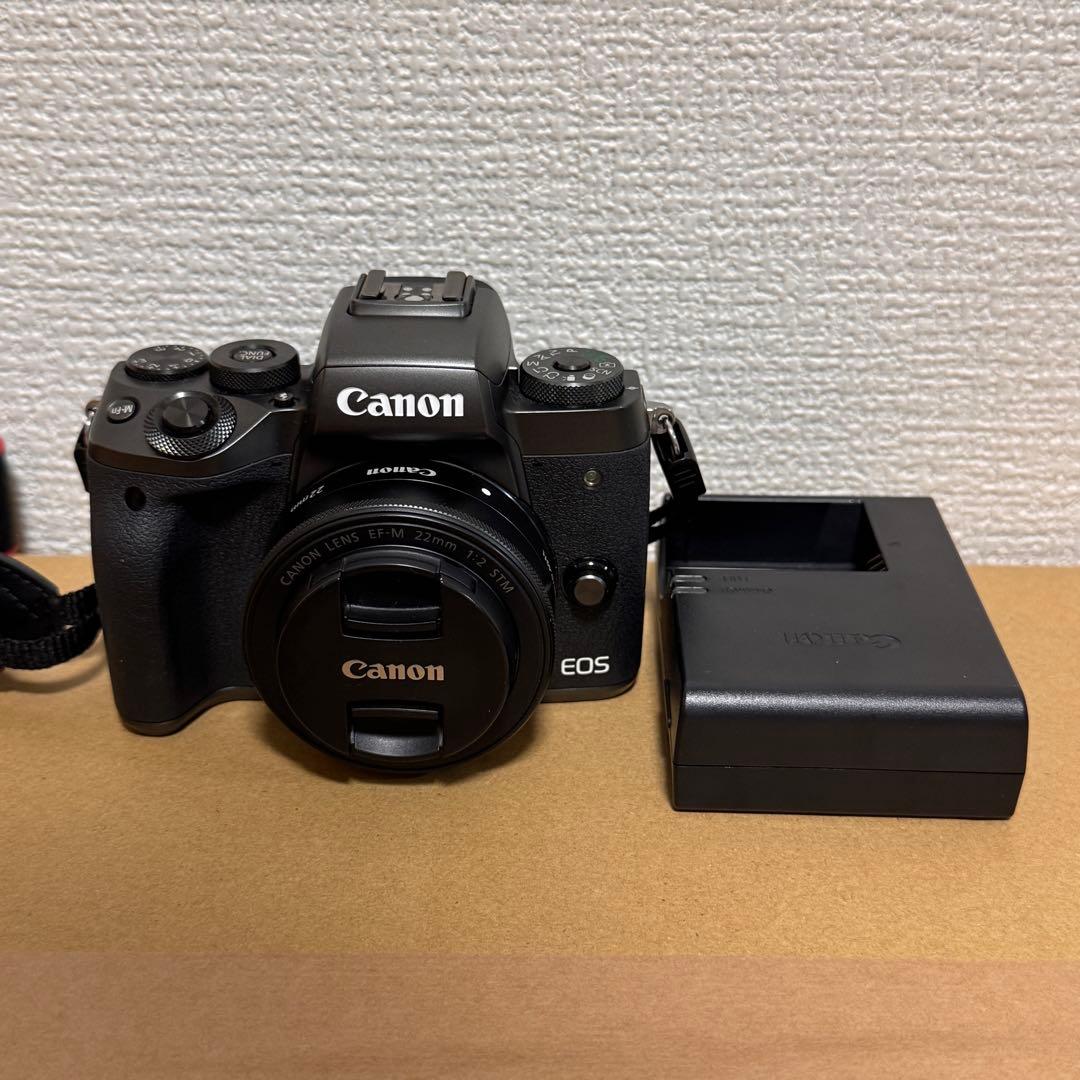 美品　Canon EOS M5 + EF-M22mm F2 STM セット