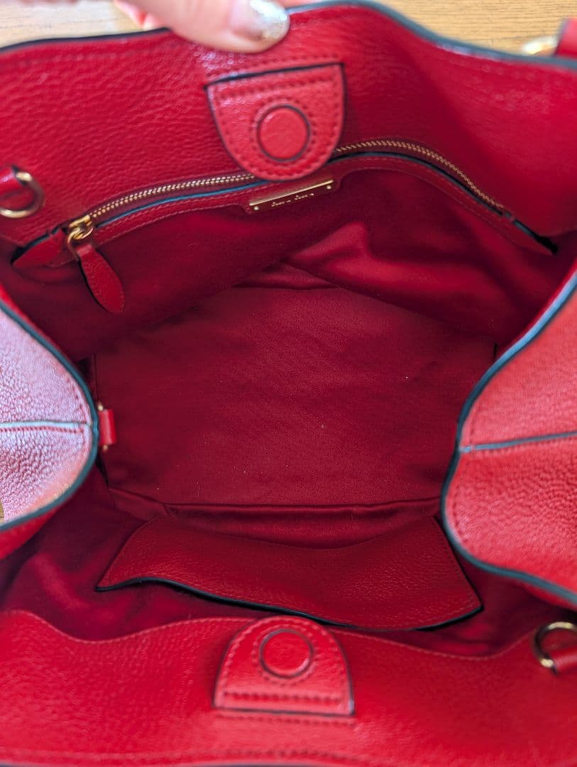 MIU MIU　ミューミュー　 赤 　レザー　ハンドバッグ