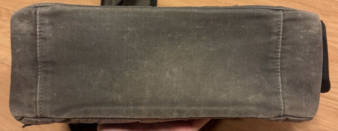 【美品】ショルダー（メッセンジャー）バッグ 【Acne Studios】