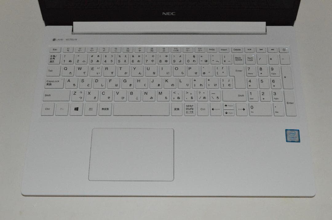 ホワイトLavie第8世代i7/20G/SSD1TB