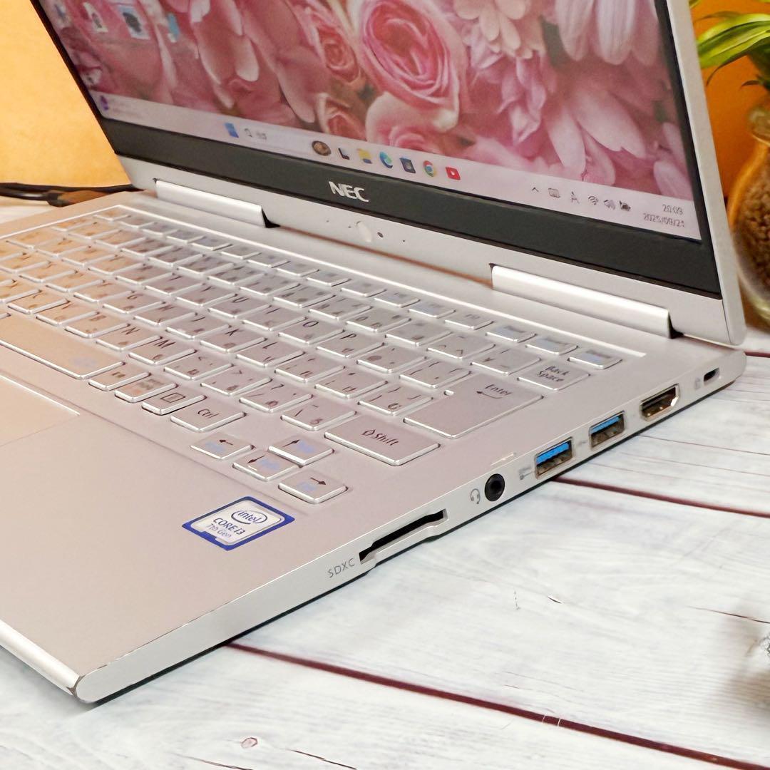 大特価❣️タッチパネル付薄型ノートPC☘️Corei3☘️SSD☘️フルHD☘️Win11