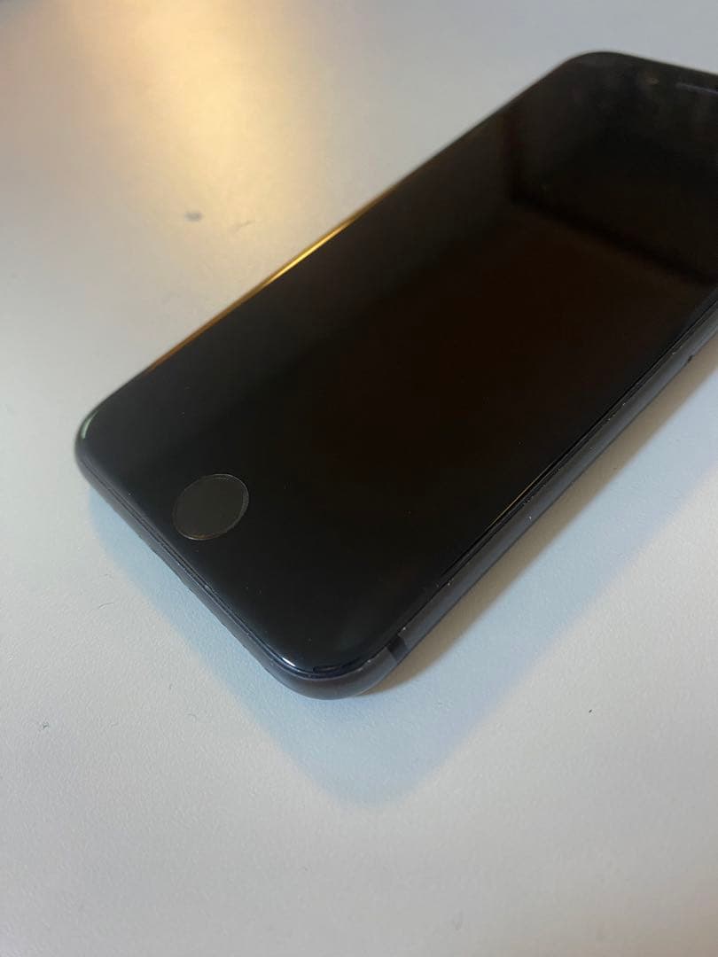 スマートフォン本体 iPhone8(64GB)