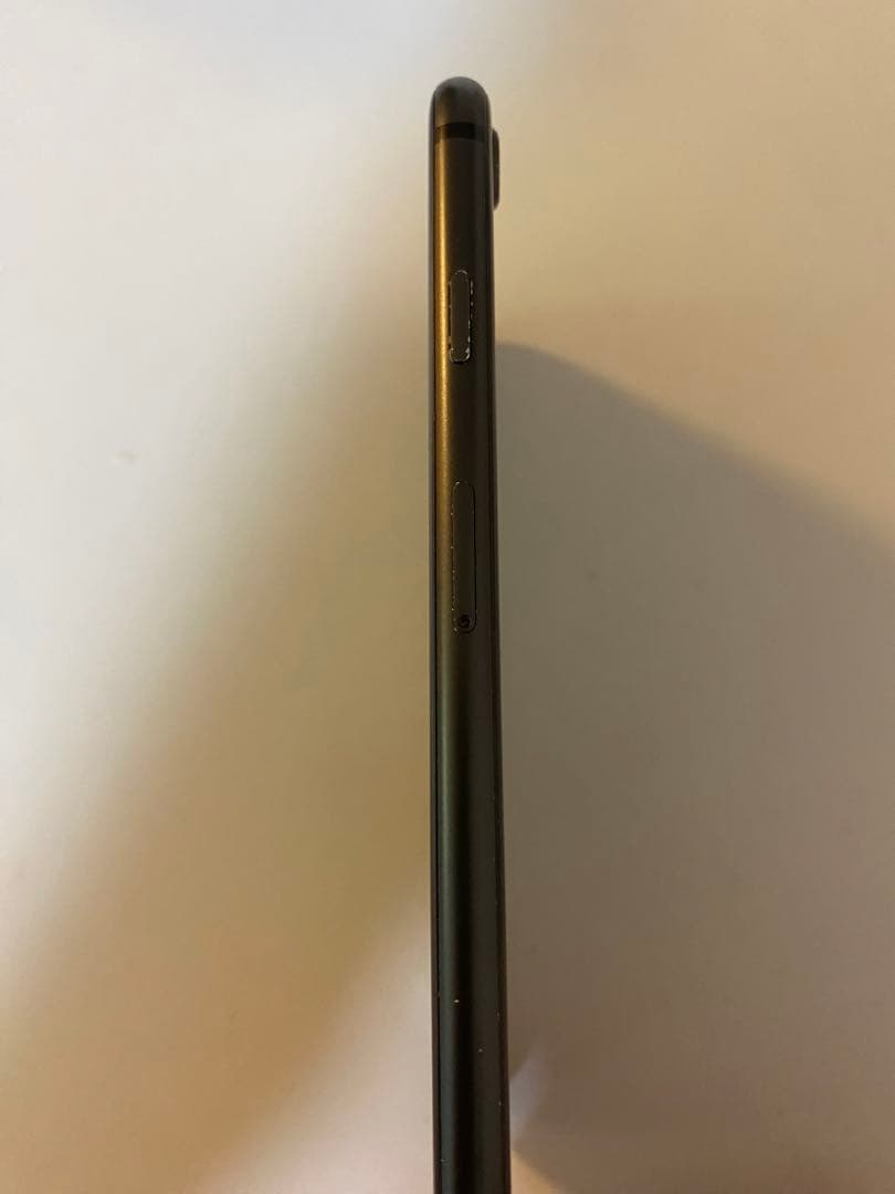 スマートフォン本体 iPhone8(64GB)