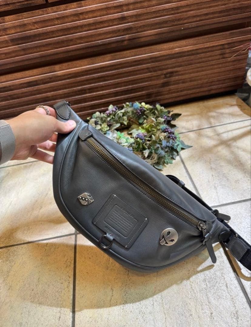 た*ん様 COACH レザー ボディバッグ