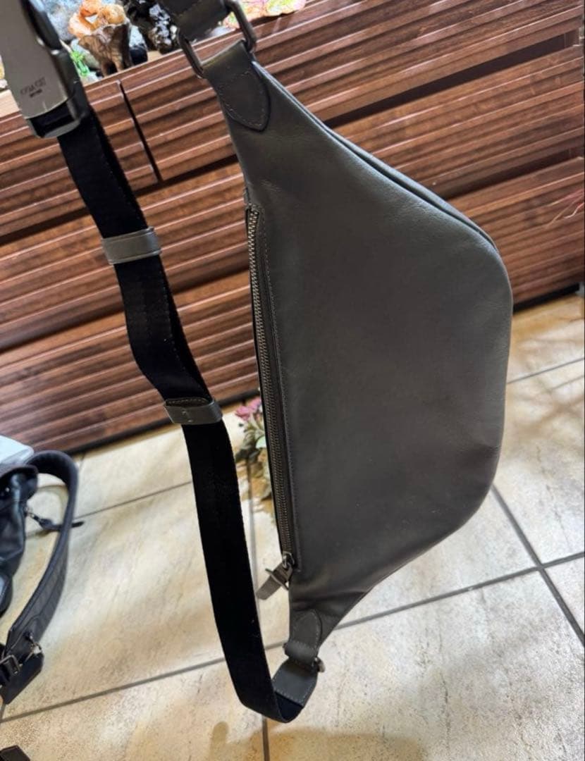 た*ん様 COACH レザー ボディバッグ