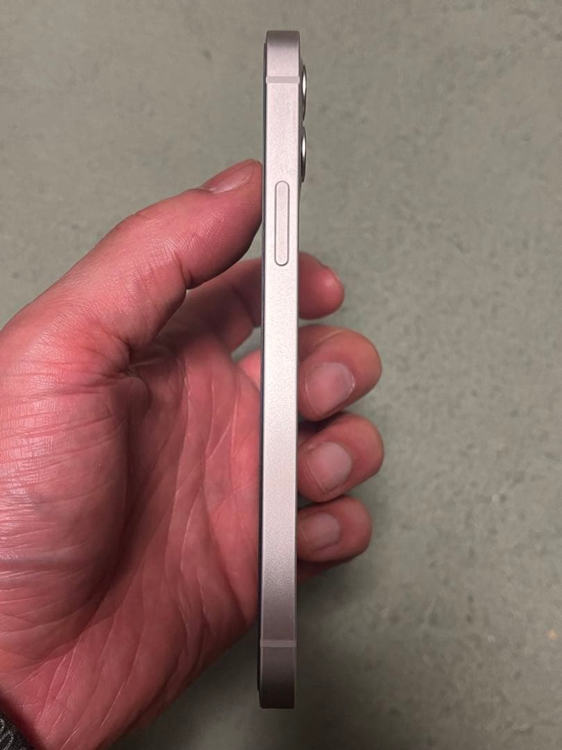 ほぼ美品 iPhone 12 64G SIMロック解除済