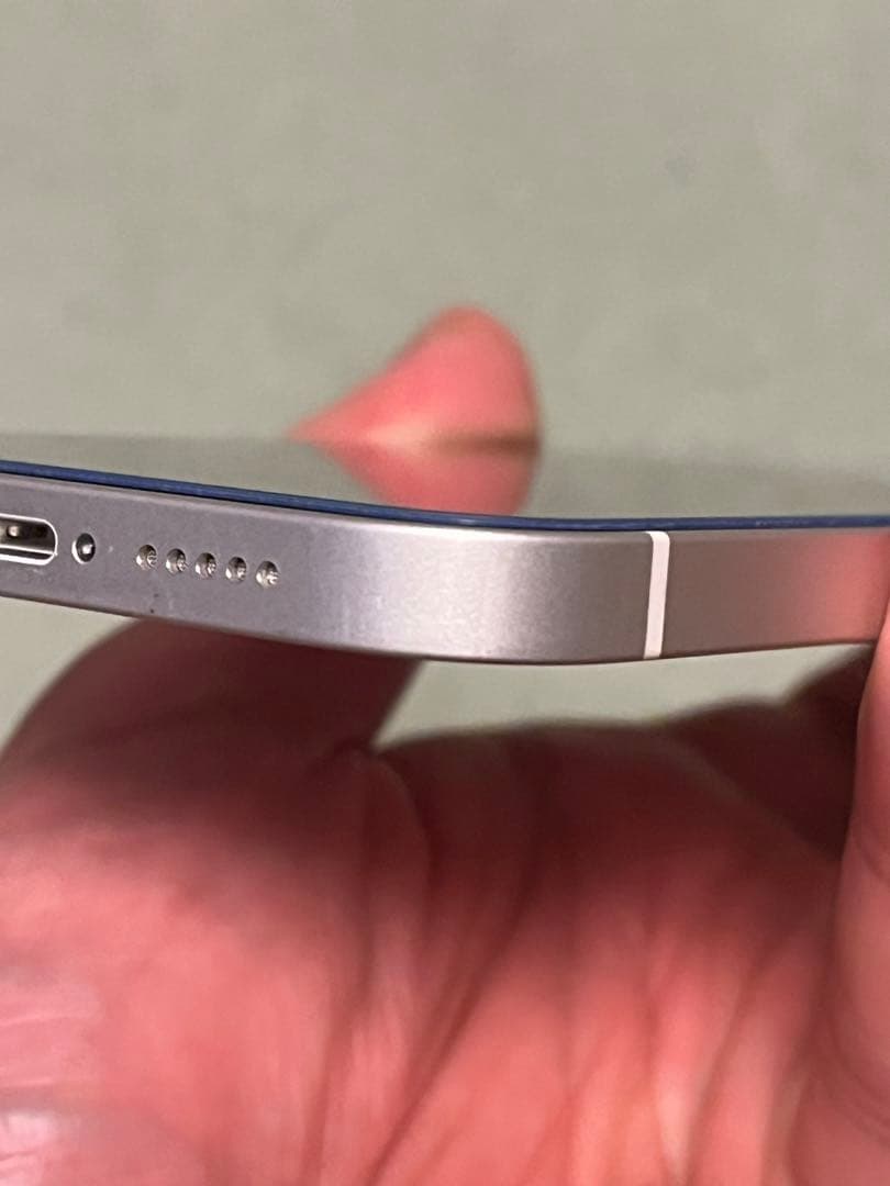 ほぼ美品 iPhone 12 64G SIMロック解除済