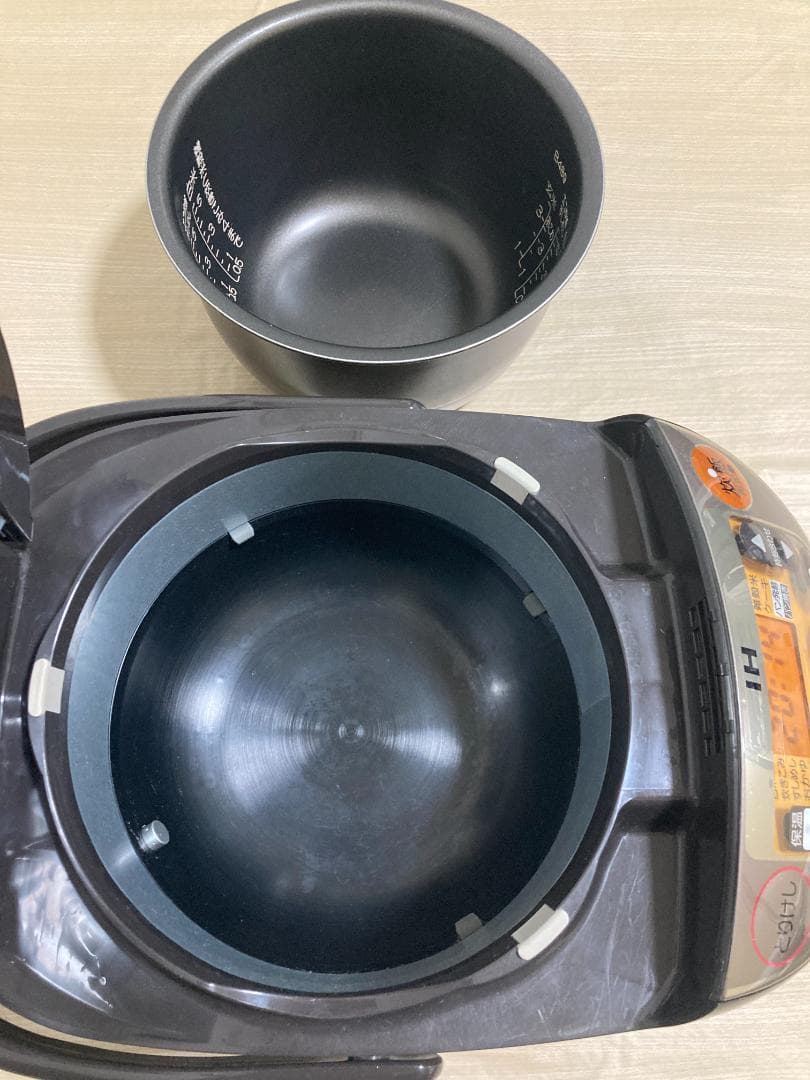 美品ー象印　IHジャー炊飯器　NP-VQ10　ブラウン　5.5合炊　2018年製