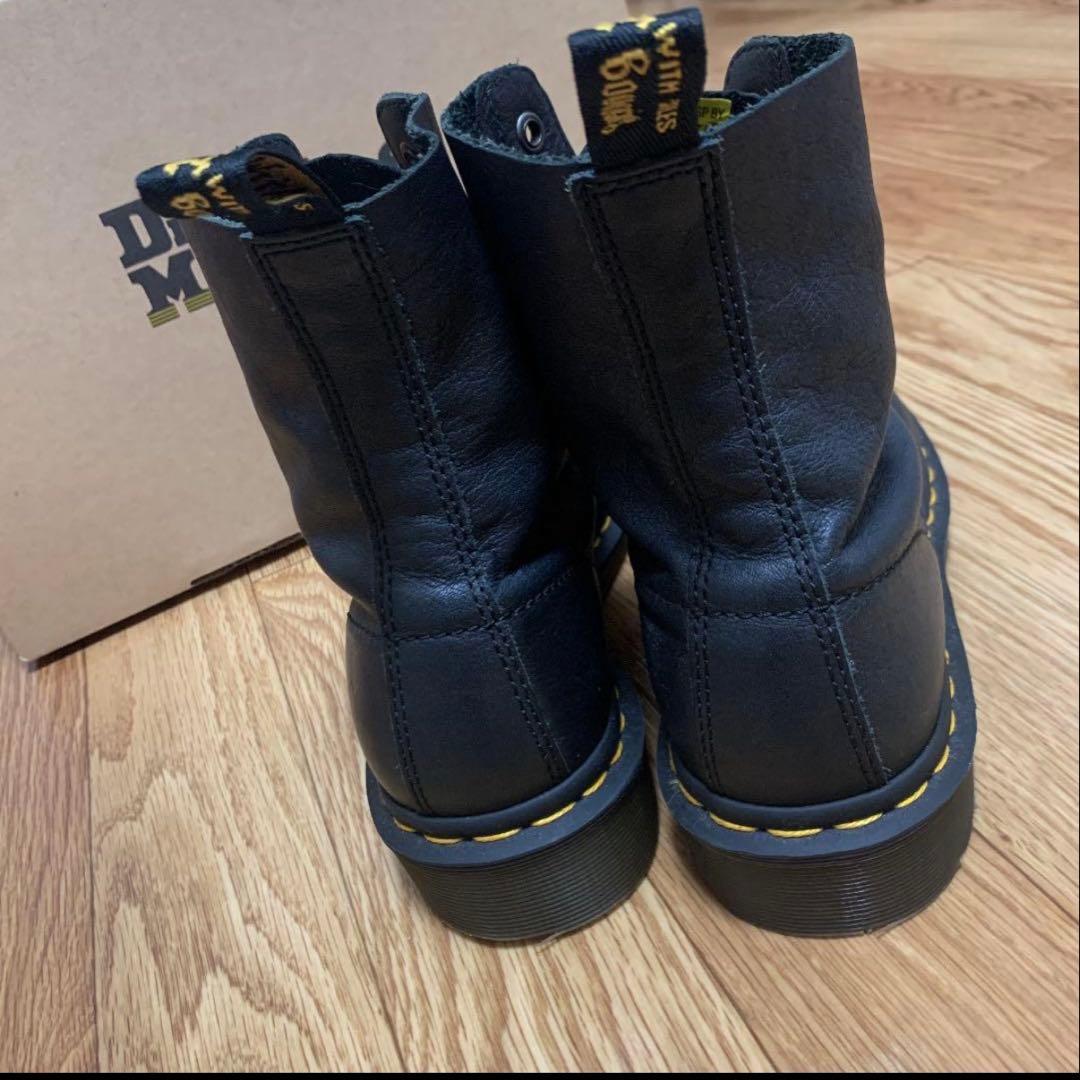 Dr. Martens ブラックレースアップブーツ