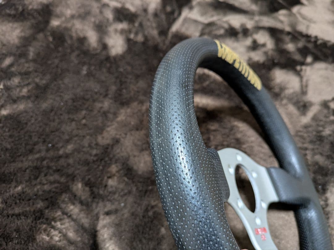 MOMO /コンペティションエボ☆販売終了モデル ☆美品　32パイ　☆最終値下げ