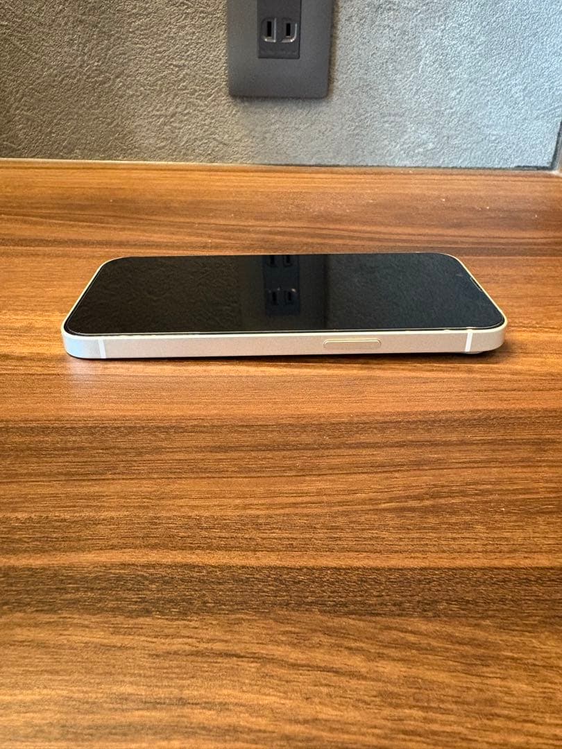 iPhone 14 128GB スターライト