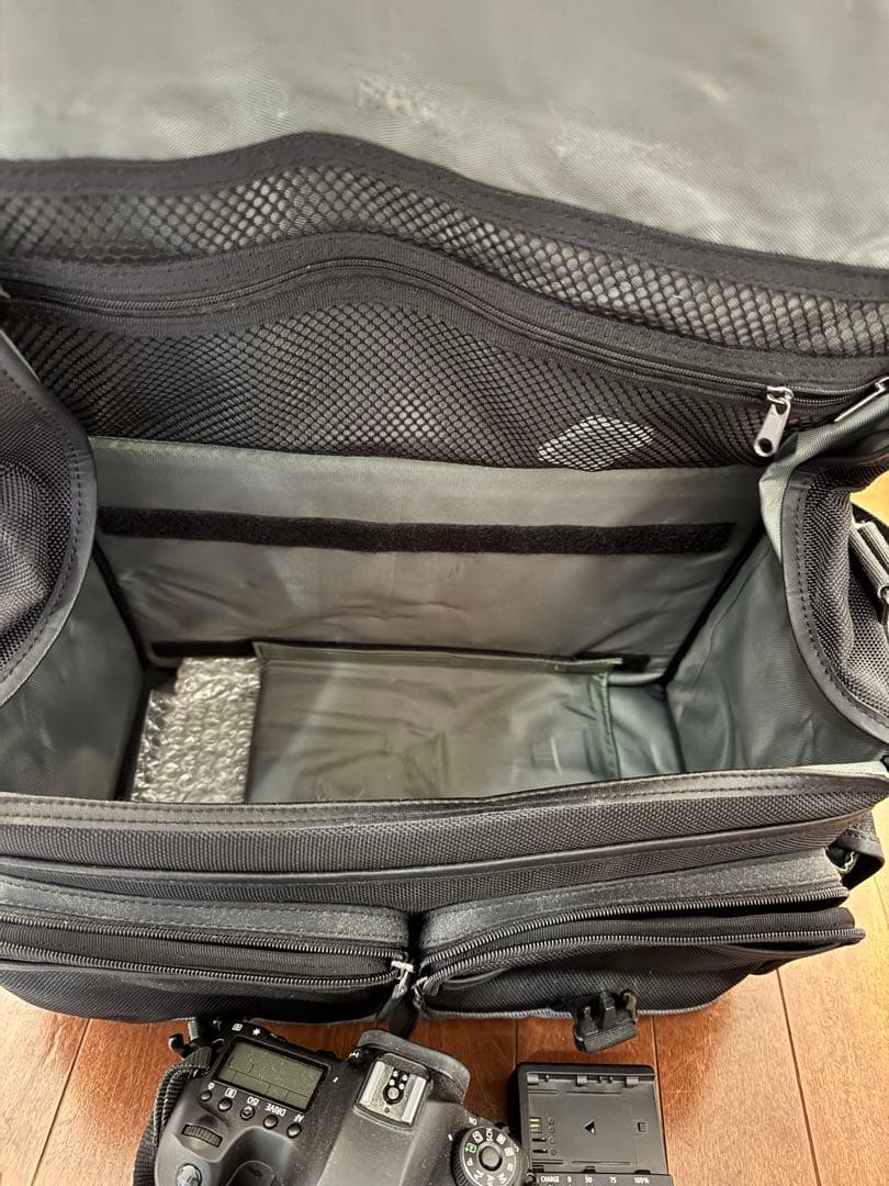 Canon EOS 6D デジタル一眼レフカメラ、バック付き