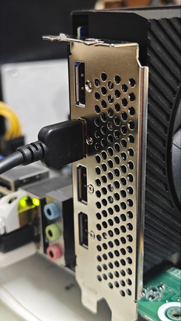 Intel ARC A750 8gb グラフィックボード