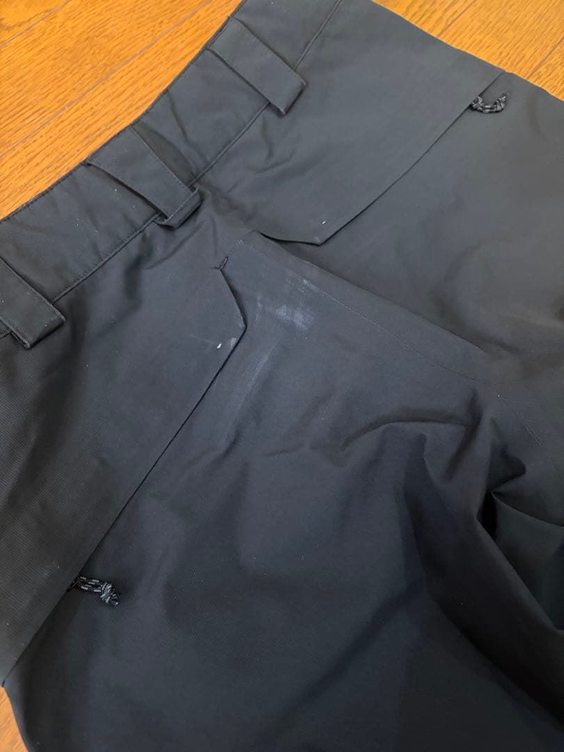 Burton [ak] ブラックスノーボードパンツ Sサイズ
