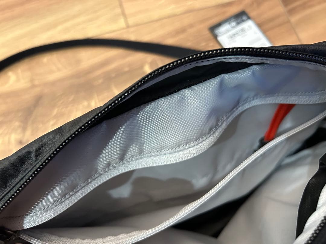 【正規品】Arc'teryx ヒリアド　クロスボディバッグ　ショルダーバッグ