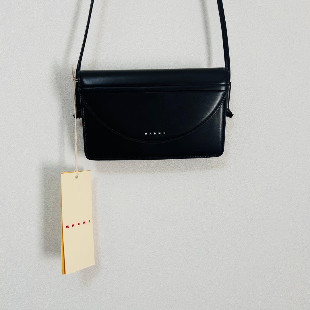MARNI ブラックショルダーバッグ