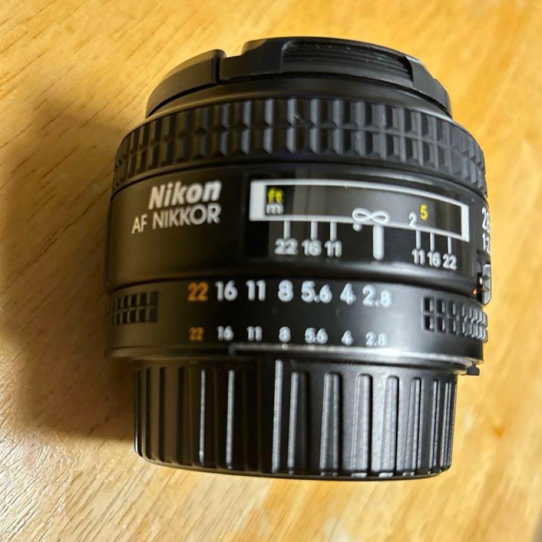 Nikon AF Nikkor 28mm f/2.8 レンズ メタルフード付