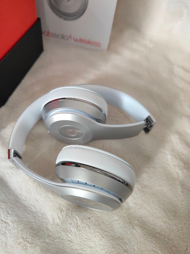 33)未使用beats solo3 wireless 特別版シルバー