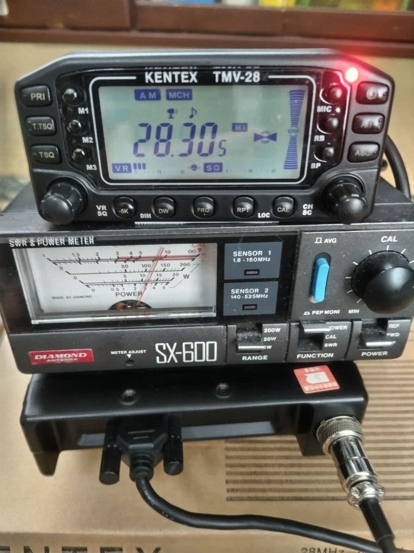 アマチュア無線機　KENTEX TMV-28 & MPB-100DX