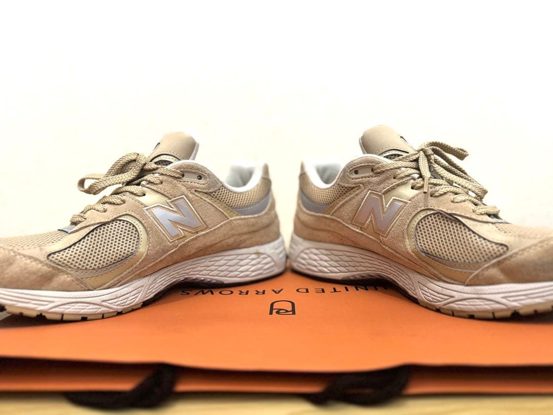 New Balance 2002R ベージュ