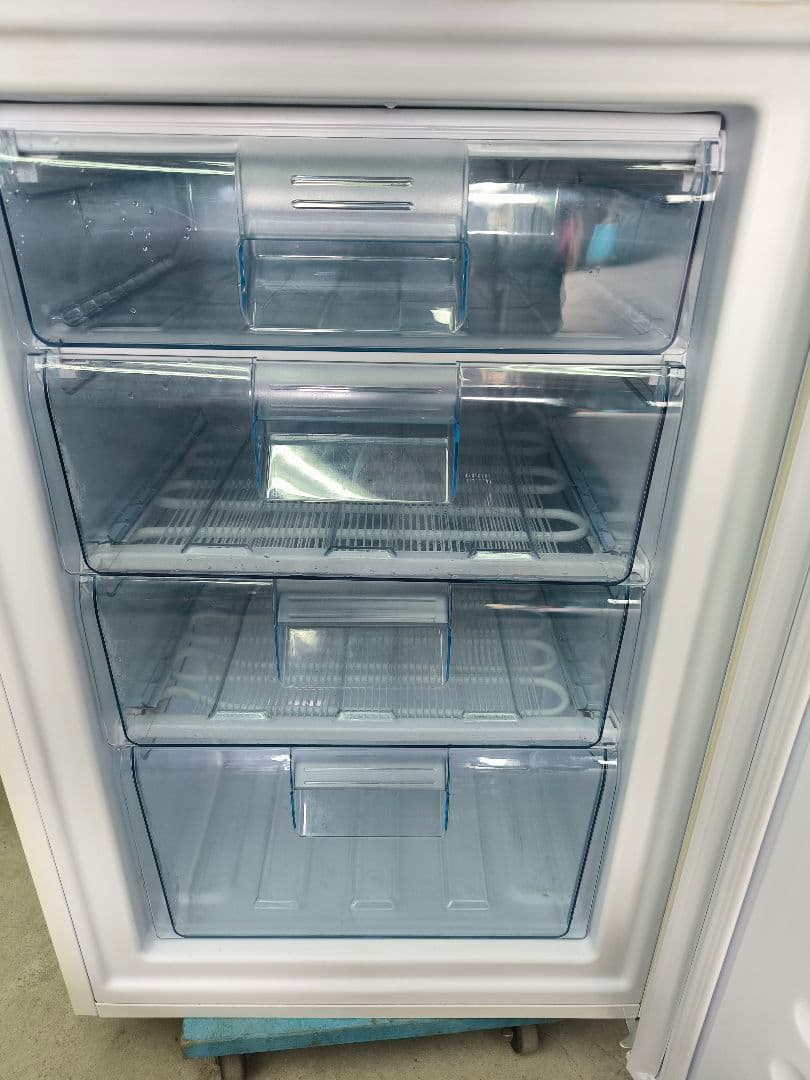 2020年製　ノーフロスト 冷凍庫　チェスト型フリーザー85L 　FFU85R