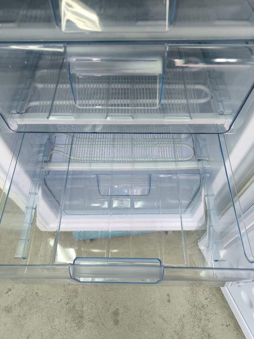 2020年製　ノーフロスト 冷凍庫　チェスト型フリーザー85L 　FFU85R