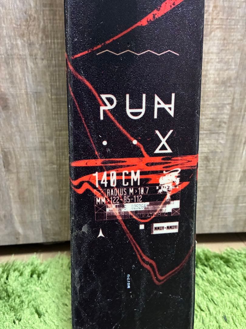 ロ*ン様 ATOMIC PUNX スキー板 140cm
