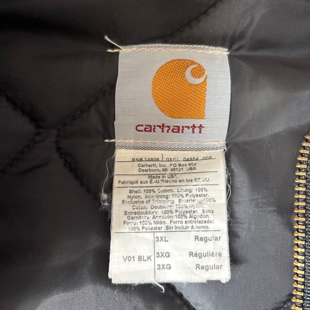 carharttのベスト