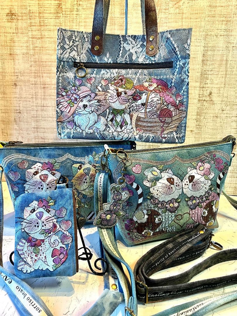 ＊シータ様お纏めリクエスト＊ロラライハリス♡刺繍のショルダーバッグなど