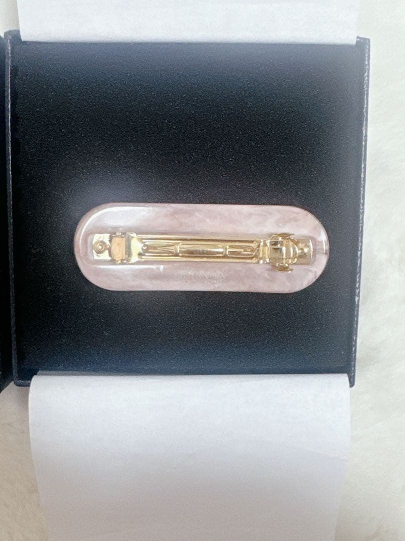 PRADA ヘアクリップ ピンク