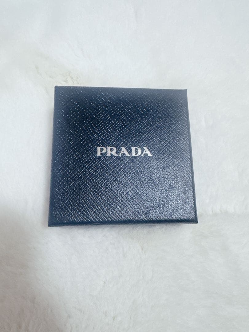 PRADA ヘアクリップ ピンク