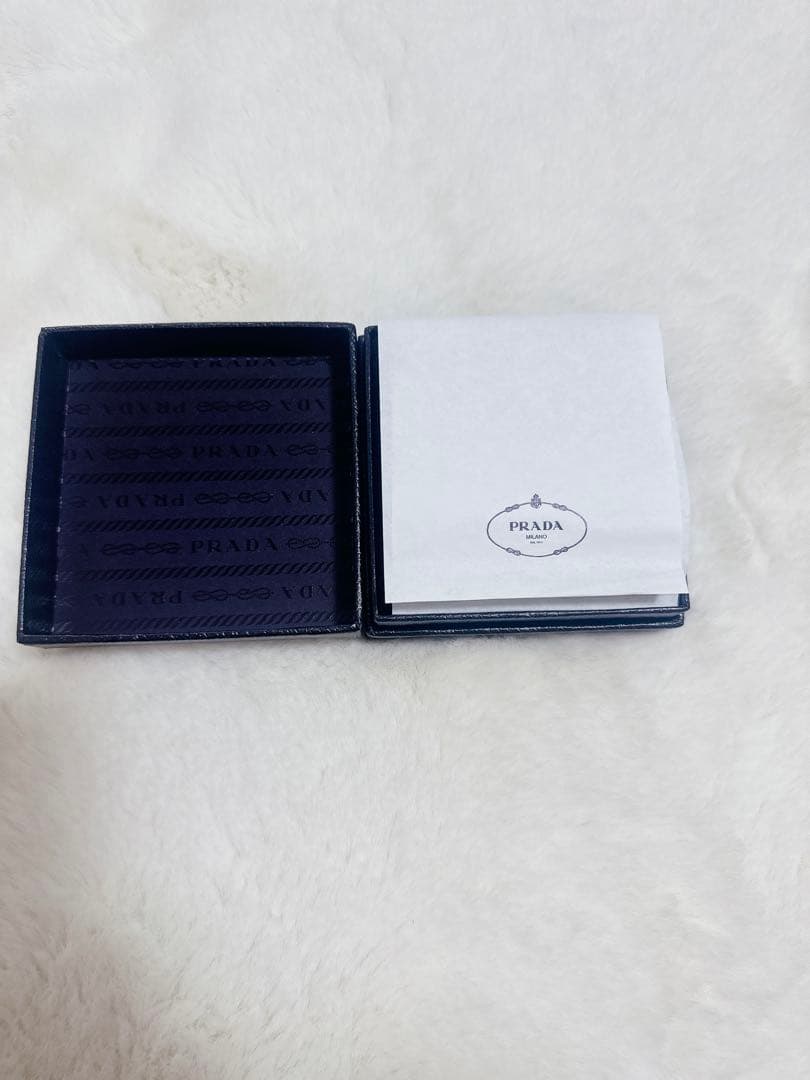 PRADA ヘアクリップ ピンク