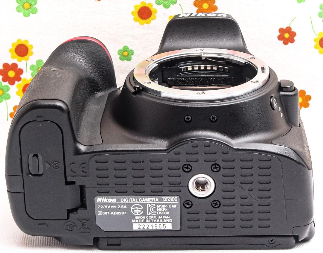 ニコン Nikon D5300 ☆初心者歓迎☆軽量バリアングル☆高機能一眼レフ！
