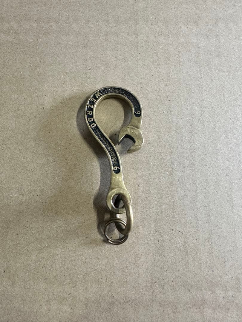 【WEIRDO】真鍮製 スパナ型キーホルダー カラビナ