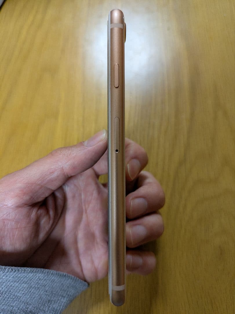 iPhone 8 64GB ゴールド