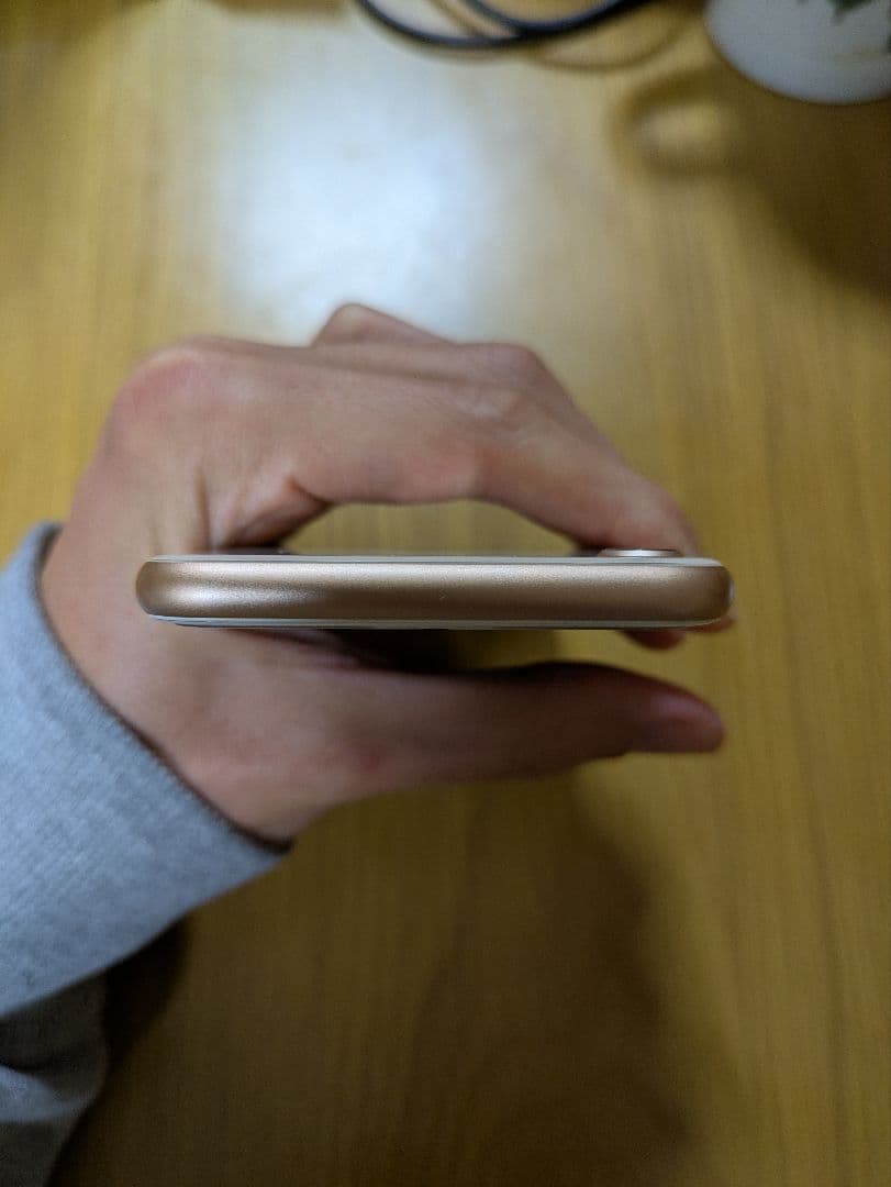 iPhone 8 64GB ゴールド