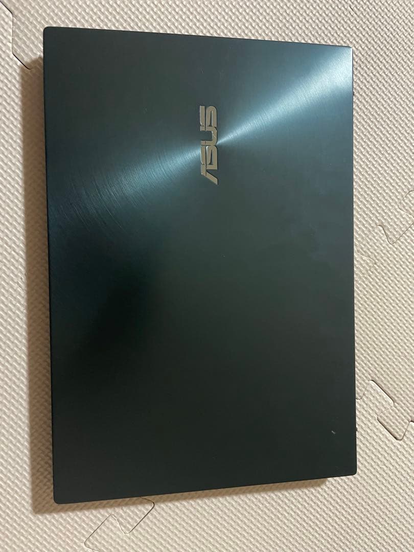 ASUS ZenBook Duo デュアルディスプレイ