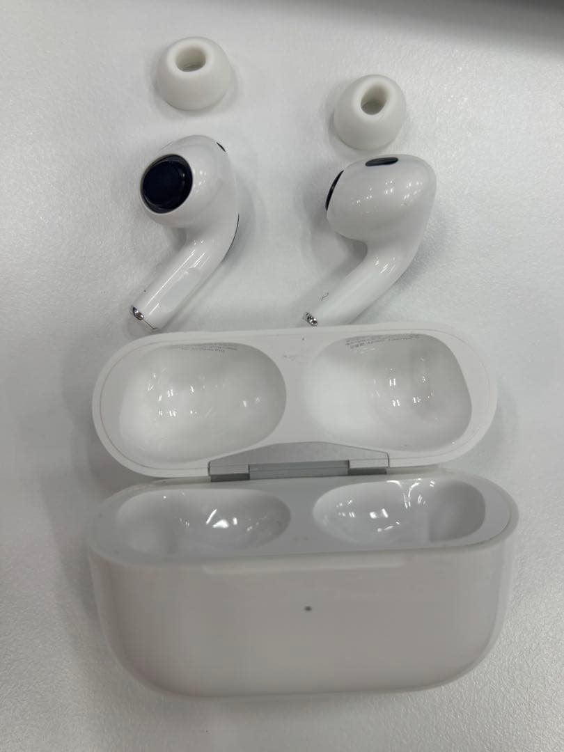 AirPods本体 2022年製 ホワイト イヤーチップ付き