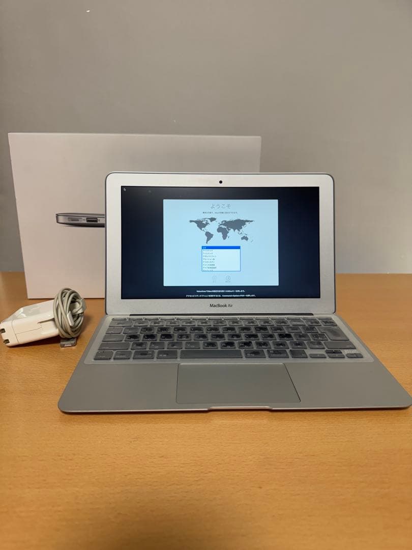 MacBook本体 Apple MacBook Air MD224J/A