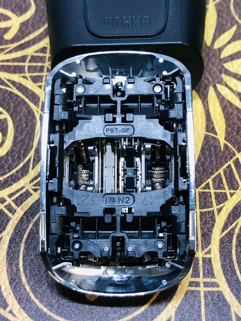 【美品】BRAUN S9 メンズ電気シェーバー ブラウンシェーバー