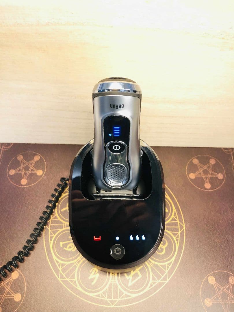 【美品】BRAUN S9 メンズ電気シェーバー ブラウンシェーバー