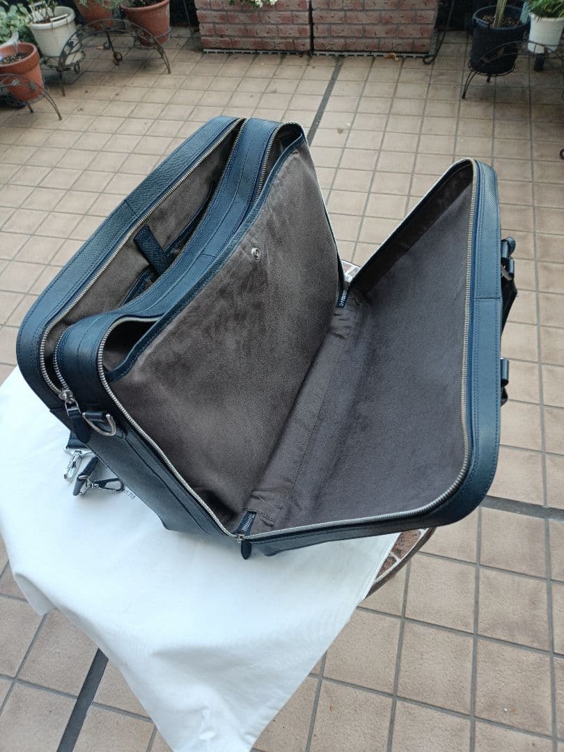 ペッレモルビダ　ブリーフバック　2室タイプ　ネイビー