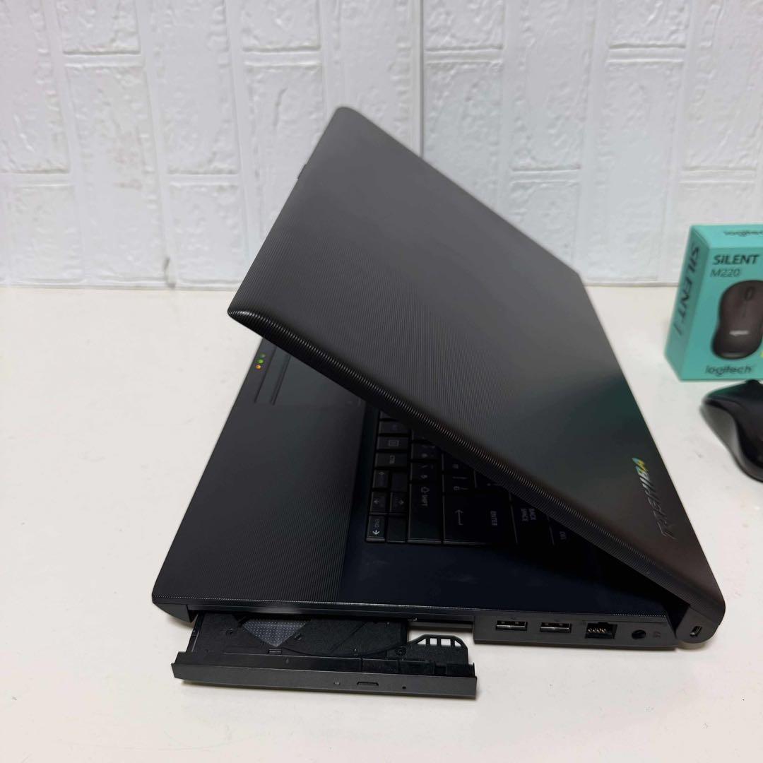 Windows11 オフィス付き　Core i5 高速起動SSD 東芝ノートPC