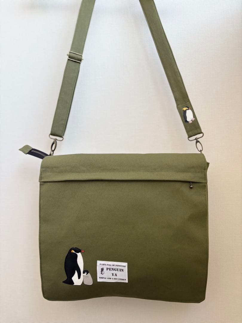 一波様　フラップ付きショルダーバッグ　コウテイペンギン　キングペンギン