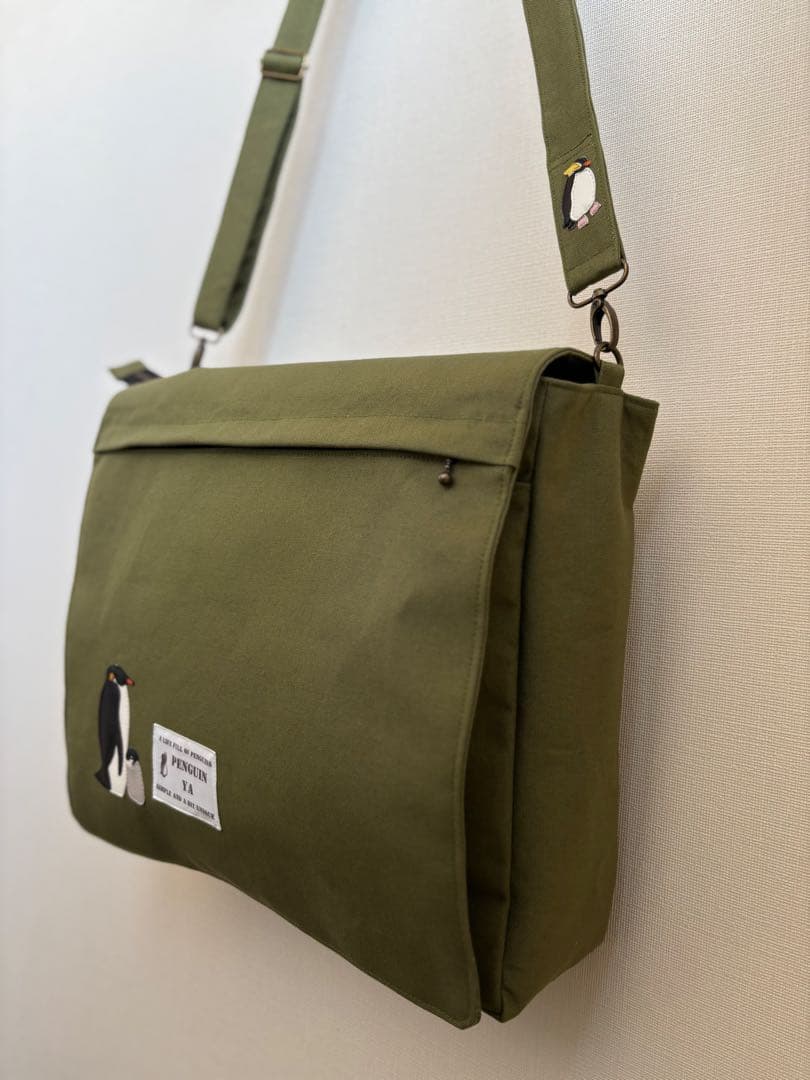 一波様　フラップ付きショルダーバッグ　コウテイペンギン　キングペンギン