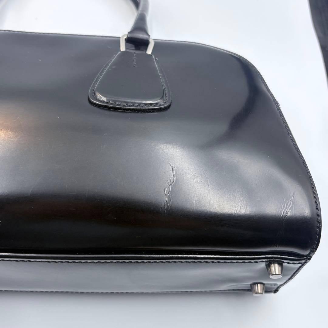 希少PRADAエナメルレザーミニボストンハンドバッグ美品ブラック南京錠付ロゴ刻印