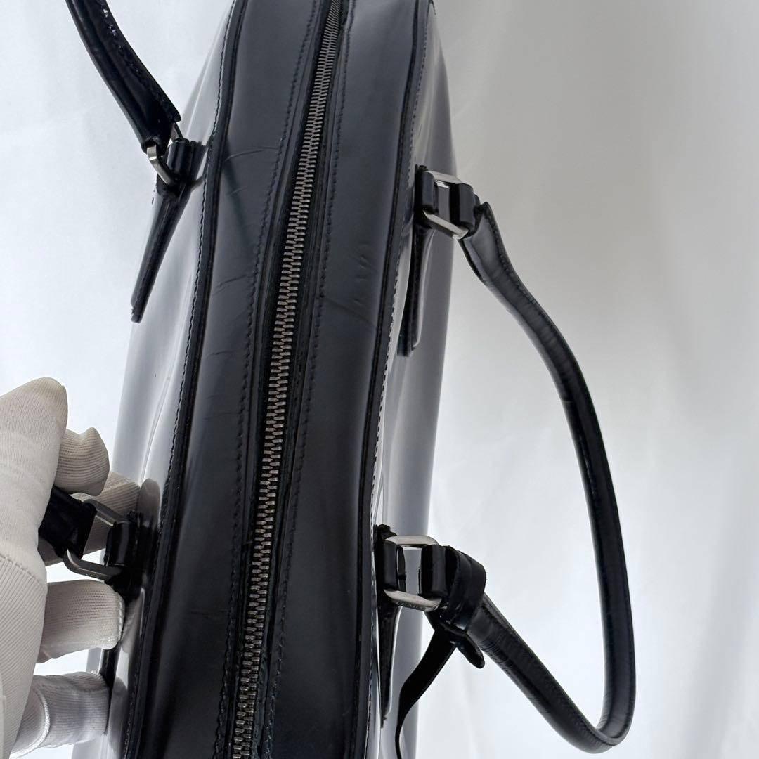 希少PRADAエナメルレザーミニボストンハンドバッグ美品ブラック南京錠付ロゴ刻印