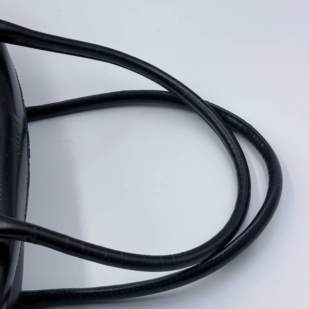 希少PRADAエナメルレザーミニボストンハンドバッグ美品ブラック南京錠付ロゴ刻印